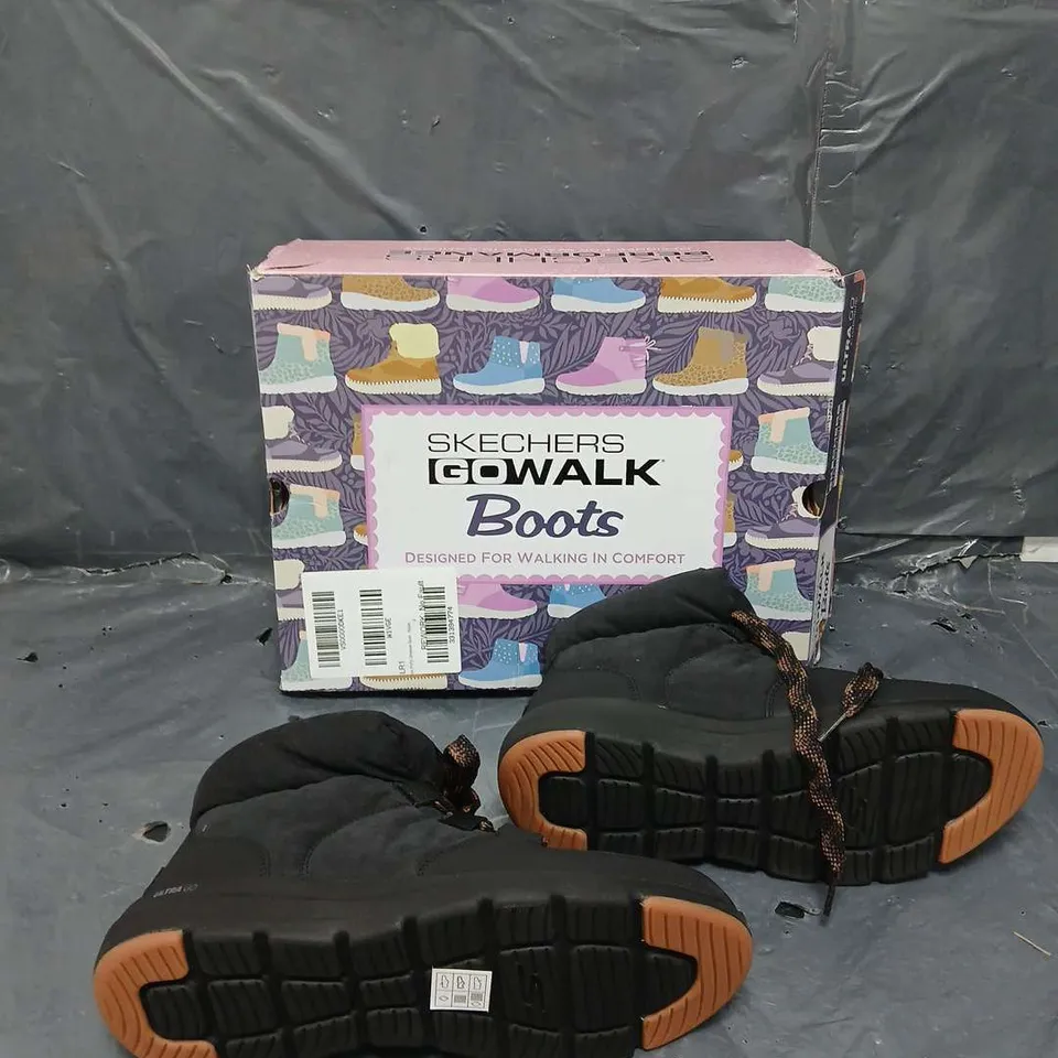 BOXED PAIR OF SKETCHERS GO WALK PUFFY SNEAKER BOOTS BLACK - UK 8 