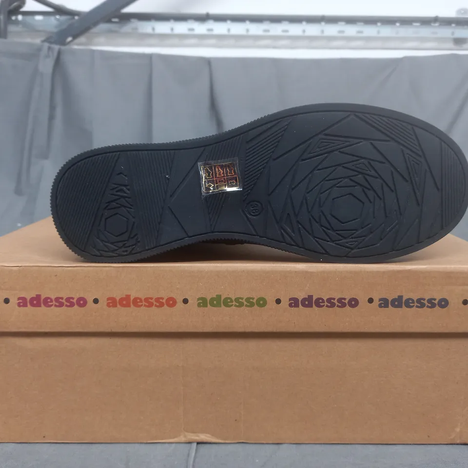 BOXED PAIR OF ADESSO CHELSEA BOOTS IN CITRUS LEPOPARD EU SIZE 38