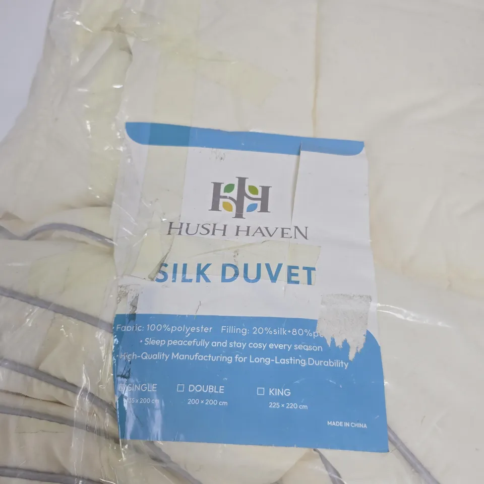 HUSH HAVEN SILK DUVET – WHITE, FABRIC 100% POLYESTER; FILLING 20% SILK + 80% POLYESTER