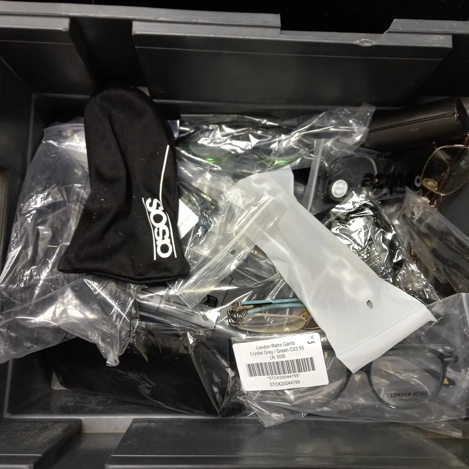 BOX OF APPROX 10 ASSORTED PRESCRIPTION GLASSES/SUNGLASSES