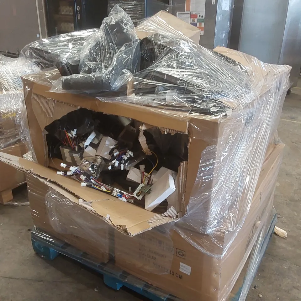 PALLET CONTAINING A VERY LARGE QUANTITY OF ASSORTED ITEMS INCLUDING: DC MOTORS, ENGINE PARTS, TOY CAR SEAT, TOY CAR FAIRINGS ECT