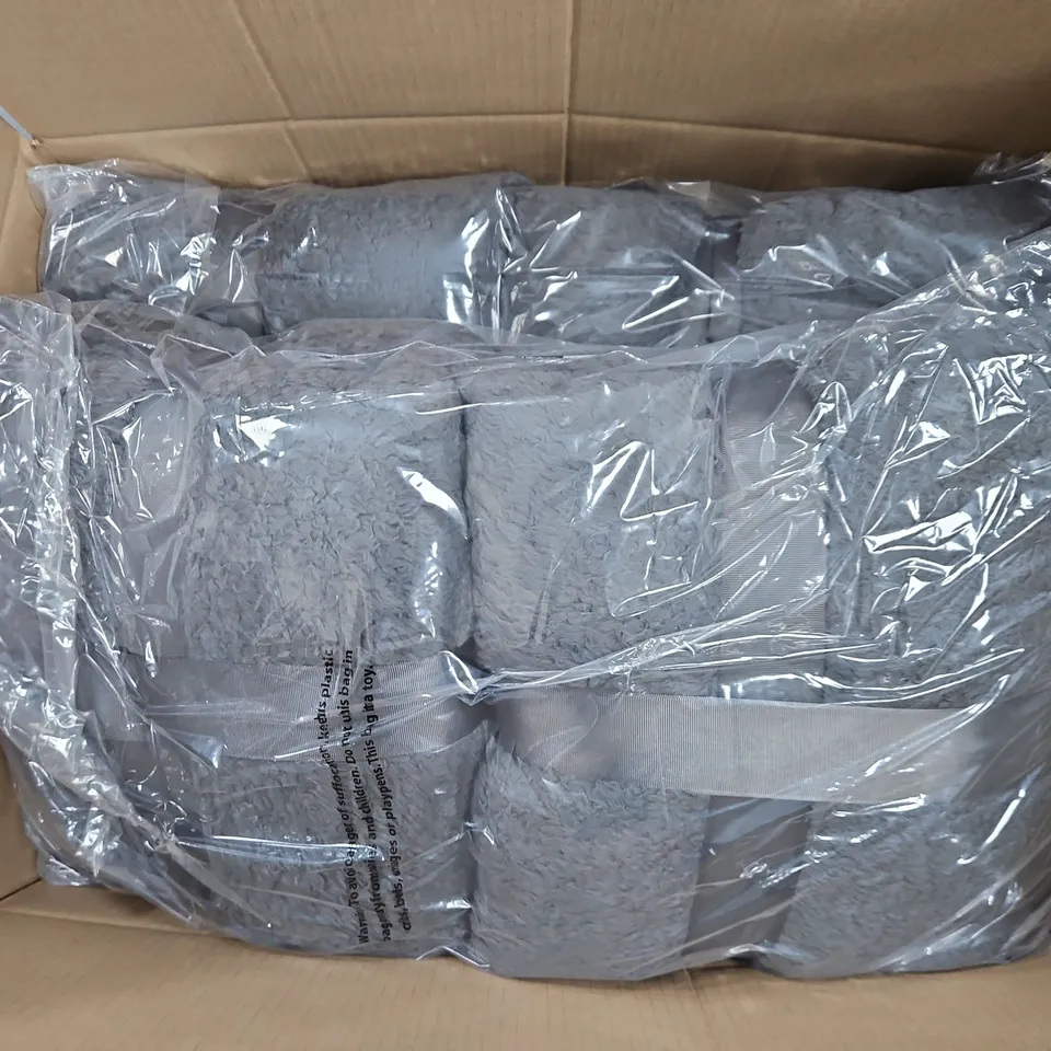 8 BAGGED DARK GREY TEDDY BLANKETS - 200CM X 220 CM