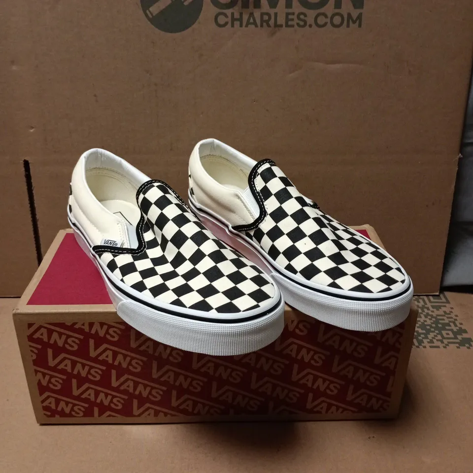 VANS CLASSIC SLIP-ON SHOES – BLACK & WHITE CHECKERBOARD, UK 6
