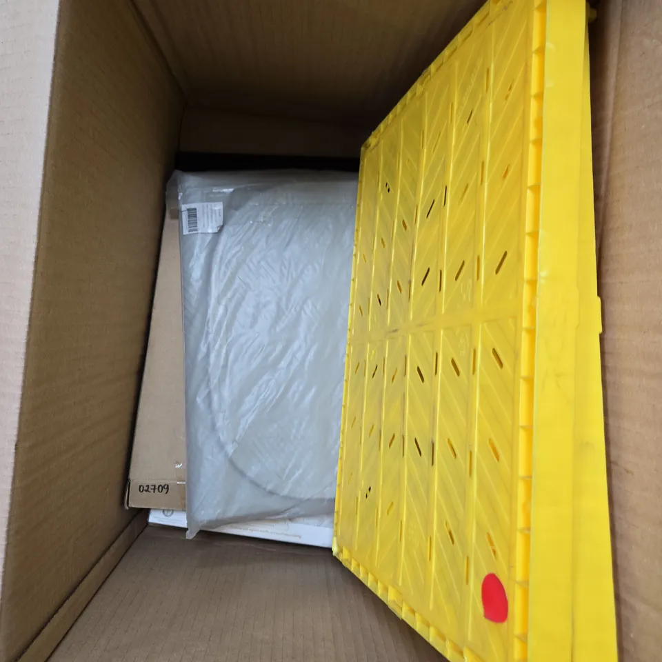 BOX OF APPROXIMATELY 10 ASSORTED HOUSEHOLD ITEMS TO INCLUDE - MIRROR - FITTED SHEET - CAMCAM DOLLS LIFT - ETC