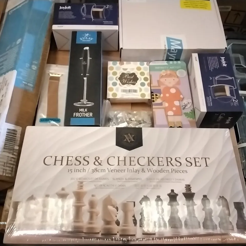 PALLET OF ASSORTED ITEMS INCLUDING CHESS & CHECKERS SET, MILK FROTHER, MAGNETIC PUZZLE SET, DOUBLE WALL ESPRESSO GLASSES, 10TH BIRTHDAY JEWELLERY SET, MESH LOOP WATCH BANDS