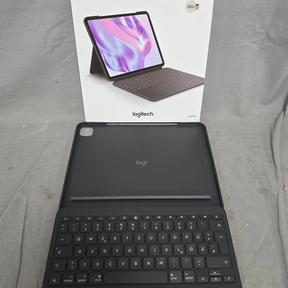 LOGITECH COMBO TOUCH IPAD PRO 13" KEYBOARD (GERMAN LAYOUT) 