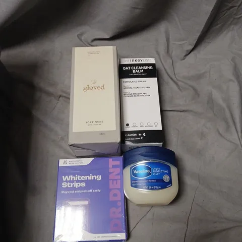 APPROXIMATELY 30 ITEMS INCLUDING ASSORTED HEALTH & BEAUTY ITEMS INCL. INKEY LIST OAT CLEANSING BALM, CERAVE HYDRATING TONER, VASELINE JELLY & DR.DENT WHITENING STRIPS.