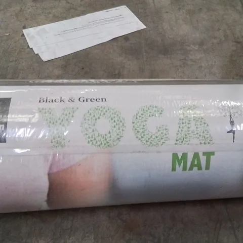 BRAND NEW BLACK&GREEN YOGA MAT