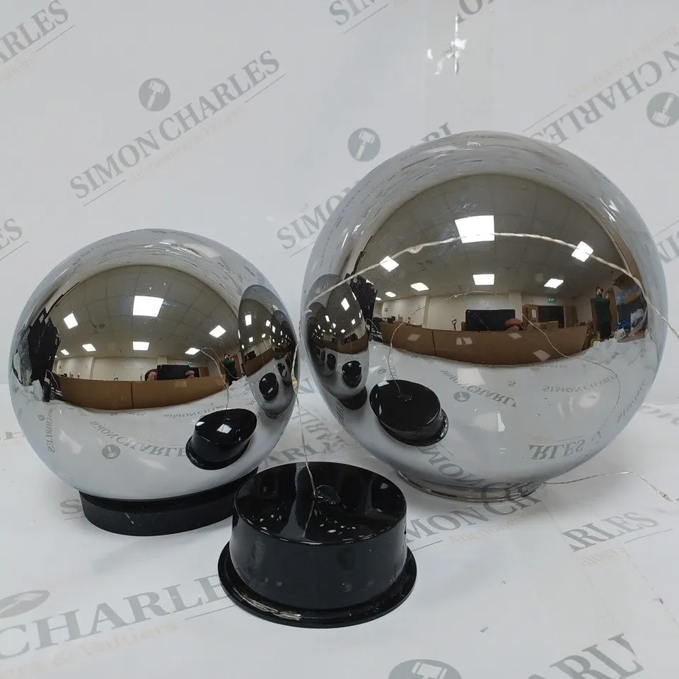 KELLY HOPPEN SET OF 2 INDOOR OUTDOOR PRELIT GLASS DECOR, REFLECTIVE ORBS