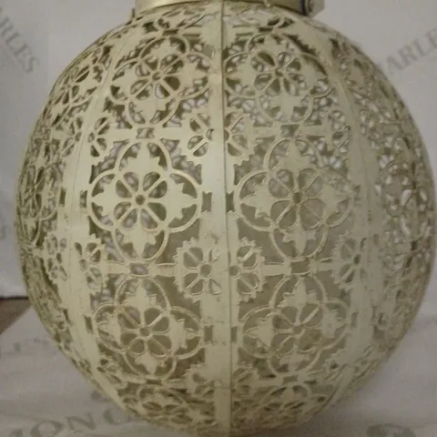 DAMAQUE SOLAR LANTERN