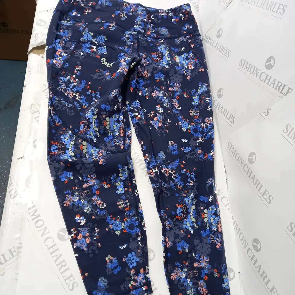 SWEATY BETTY POWER 7/8 WORKOUT LEGGINGS IN FLORAL DESIGN IN BLUE - LARGE