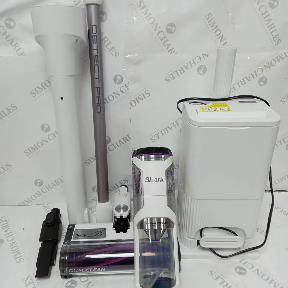 BOXED SHARK DETECT PRO 1.3L AUTO EMPTY VACUUM CLEANER IW3510UK