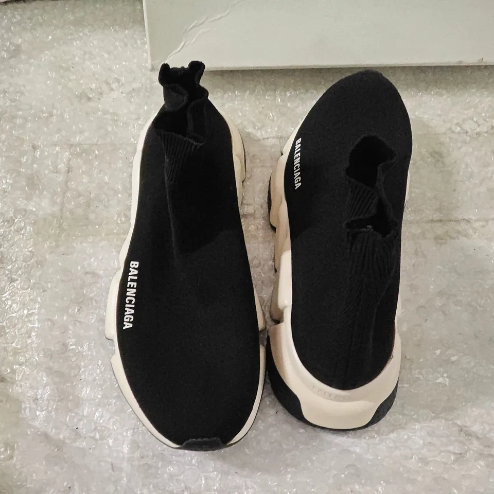 PAIR OF BALENCIAGA FABRIC TRAINERS IN BLACK - UK9