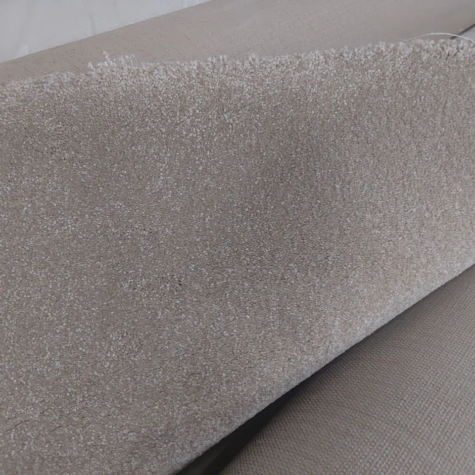 ROLL OF QUALITY ULTIMATE IMPRESSIONS STATELY CARPET APPROXIMATELY 4M × 5.4M