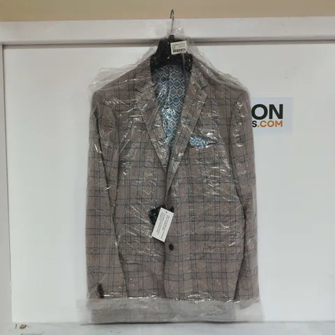 APPROXIMATELY 16 JACAMO STONE HERITAGE CHECK REG FIT SUIT JACKETS IN VARIOUS SIZES