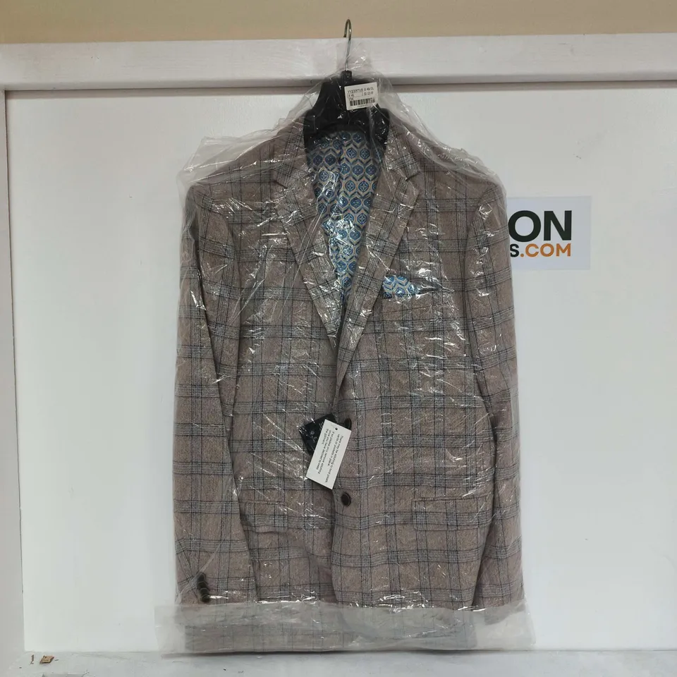 APPROXIMATELY 16 JACAMO STONE HERITAGE CHECK REG FIT SUIT JACKETS IN VARIOUS SIZES