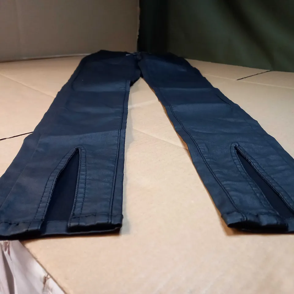 NASTY GAL BLACK PEITE COATED SPLIT FRONT JEANS - SIZE 6