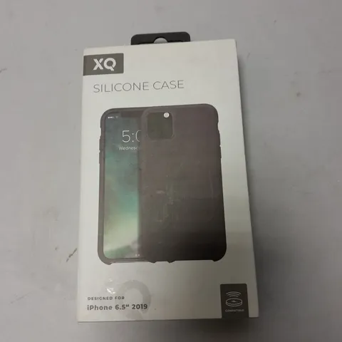 APPROXIMATELY 50 BRAND NEW BOXED XQ SILICONE PROTECTIVE CASES FOR IPHONE 6.5" 2019 MODEL 
