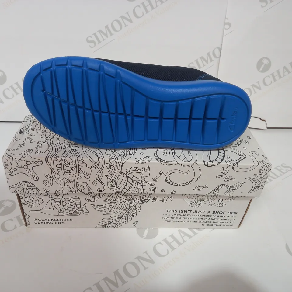 BOXED PAIR OF CLARKS SHOES FOR KIDS IN NAVY/BLUE UK SIZE 11