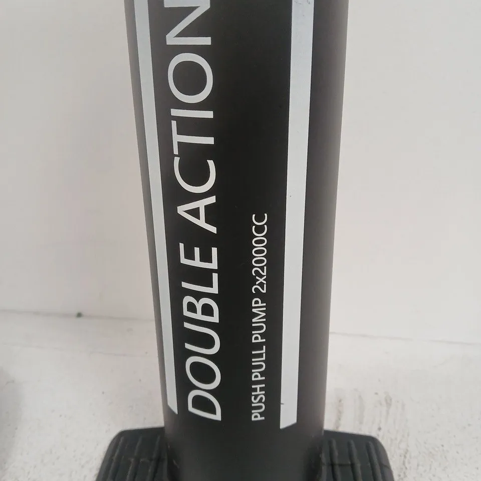 DOUBLE ACTION PUSH/PULL HAND PUMP 2X2000CC WITH HOSE ATTACHMENTS