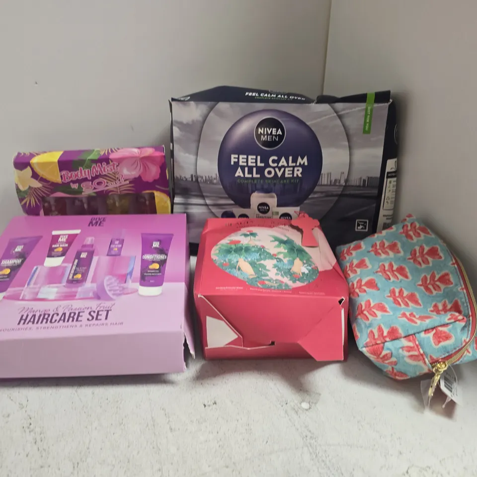 APPROXIMATELY 15 ASSORTED HEALTH & BEAUTY SETS TO INCLUDE GIVE ME HAIRCARE SET, NIVEA MEN COMPLETE SKINCARE SET, BEAUTY OF JOSEON GINSENG RITUAL EDITION GIFTSET, ETC - COLLECTION ONLY
