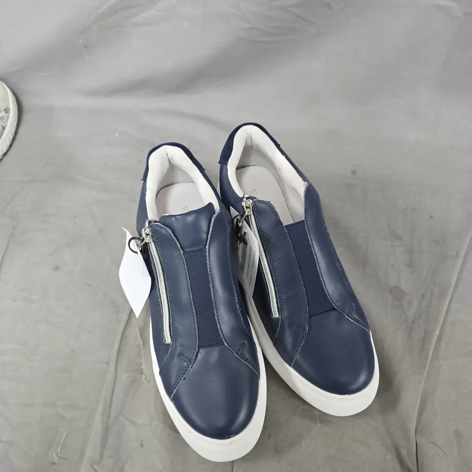 BOX OF APPROXIMATELY 20 PAIRS OF SHOES INCLUDING:BLUE ZIP TRAINERS, SILVER FLORAL TRAINERS AND BROWN HEELED LOAFER