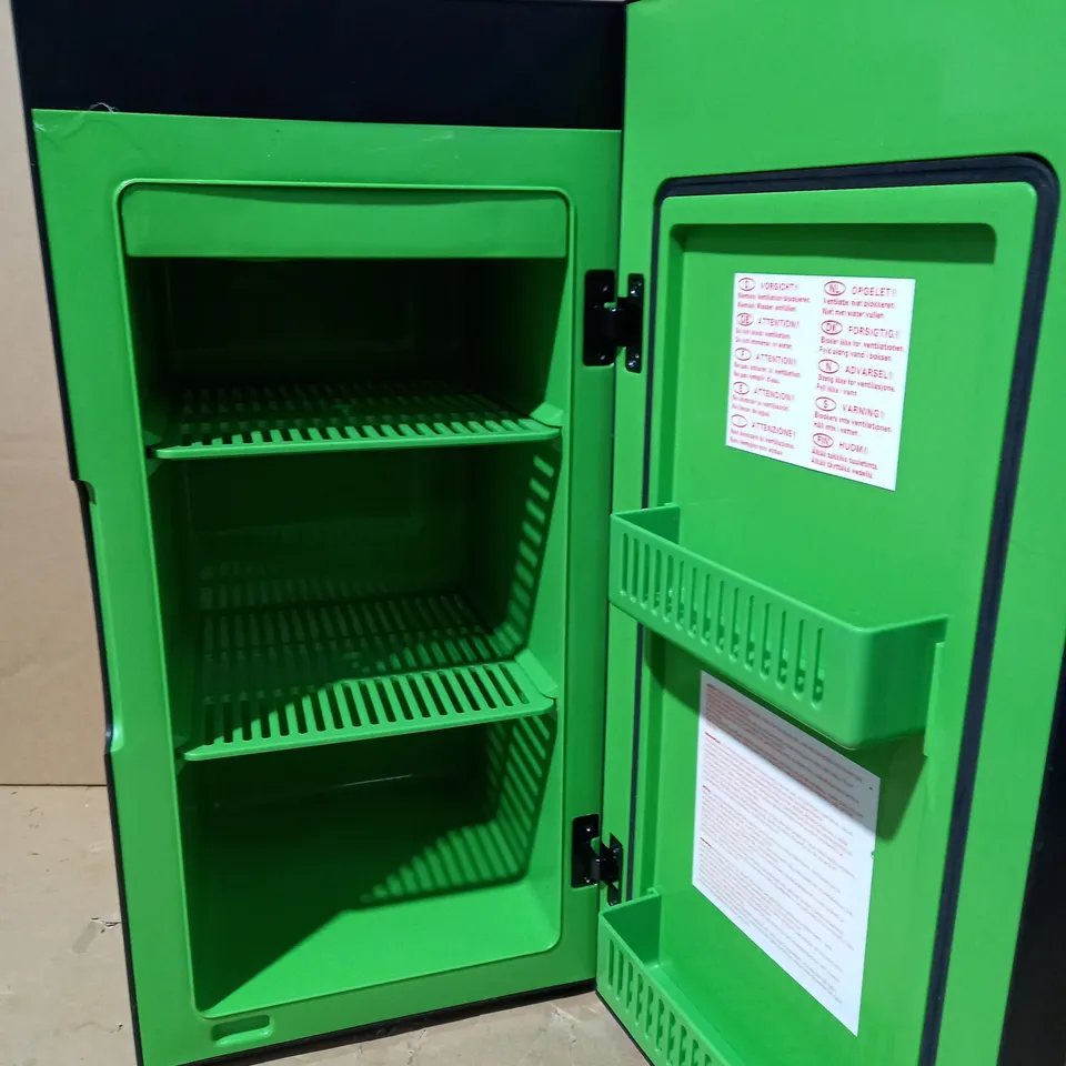 UKONIC XBOX SERIES X REPLICA MINI FRIDGE