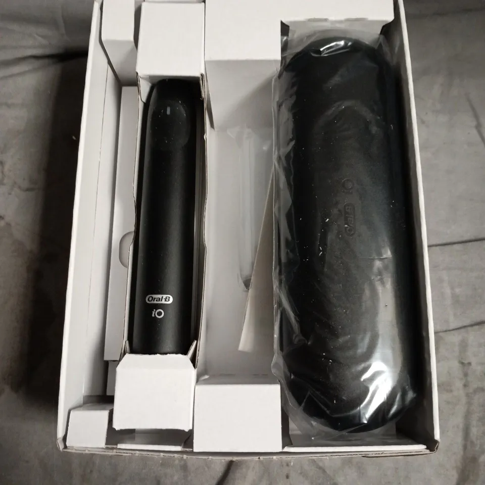 ORAL-B IO SERIES ELECTRIC TOOTHBRUSH 