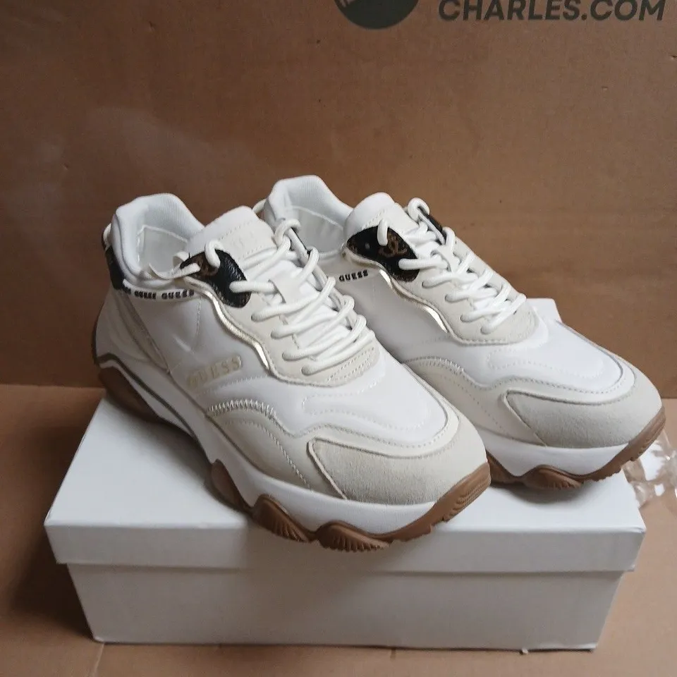 BOXED PAIR OF GUESS WHITE TRAINERS – UK5 