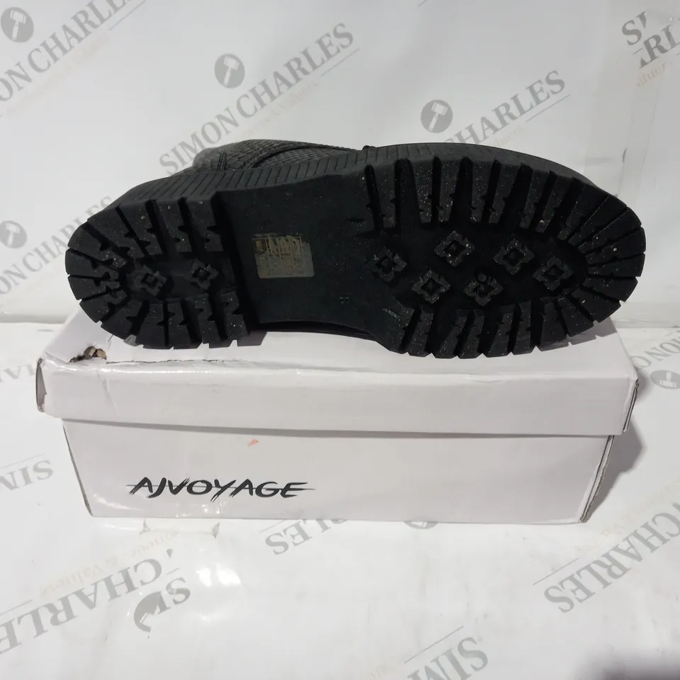 AJVOYAGE BLACK BOOTS SIZE 8
