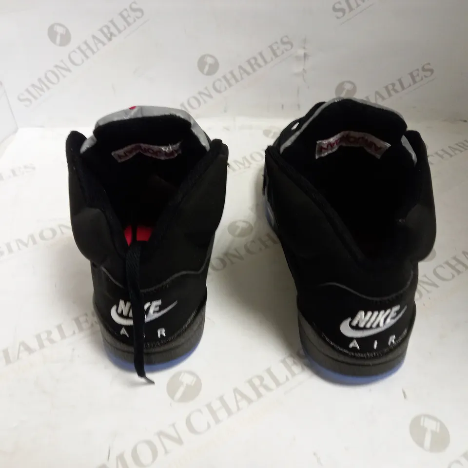 AIR JORDAN 5 RETRO BLACK/FIRE RED - METALLIC SILVER UK 6 