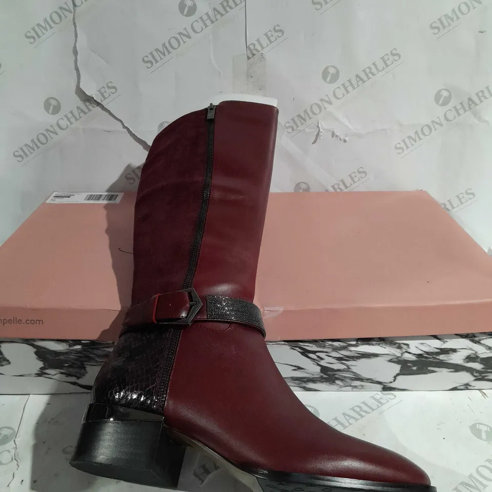 BOXED PAIR OF MODA IN PELLE TAMARRA KNEE BOOTS IN BLACK UK SIZE 7