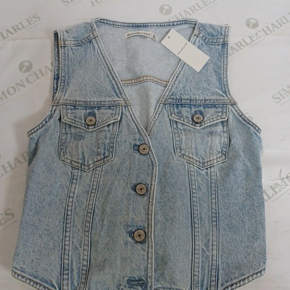 ABERCROMBIE & FITCH LIGHT DENIM JACKET - XS