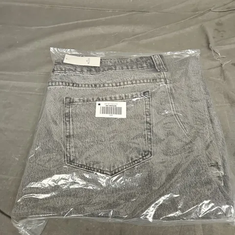 SEALED HOLLISTER LOW-RISE WASHED BLACK SUPER BAGGY JEANS - 16 R
