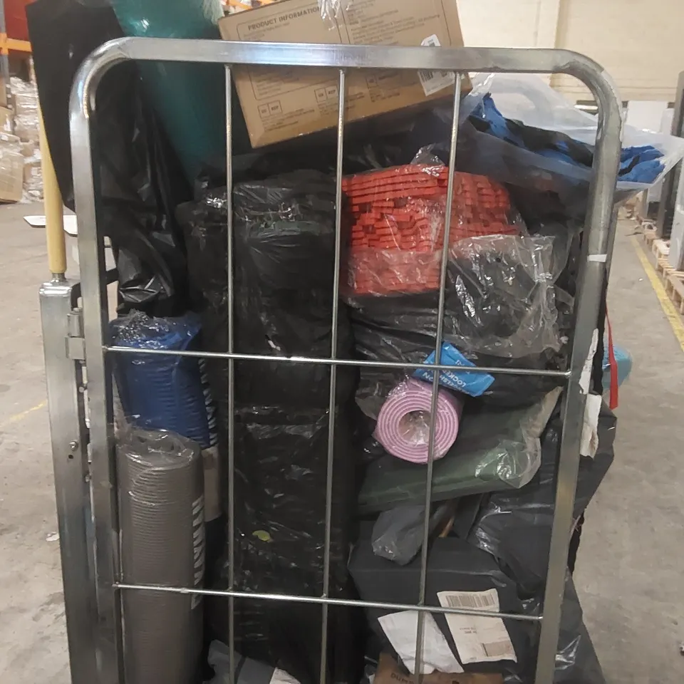CAGE CONTAINING A LARGE QUANTITY OF ASSORTED ITEMS INCLUDING: BABY BATH SEAT, FOAM ROLLER, YOGA MAT ECT - CAGE NOT INCLUDED 