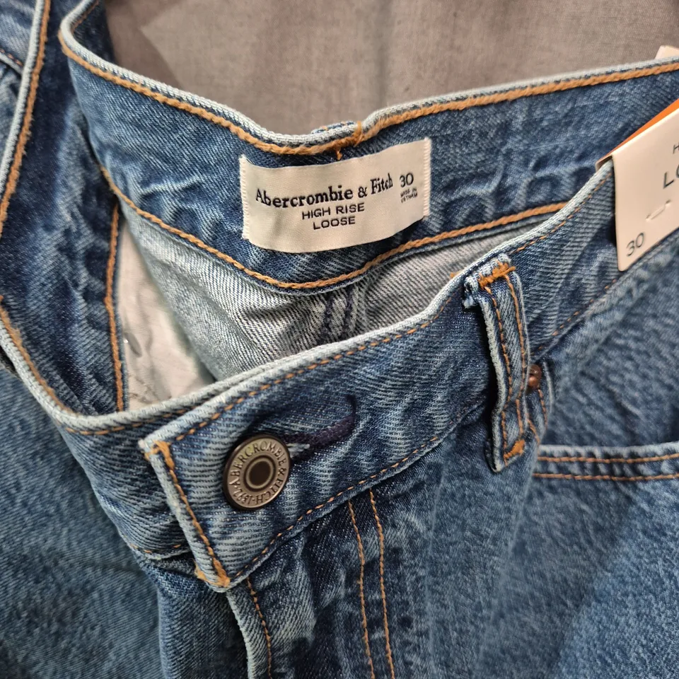 ABERCROMBIE & FITCH HIGH RISE LOOSE JEANS – BLUE DENIM, SIZE 30