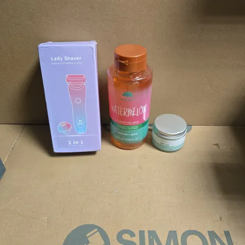APPROXIMATELY 15 ASSORTED HEALTH & BEAUTY PRODUCTS TO INCLUDE LADY SHAVER, WATERMELON GEL WASH, WILDMINT SPF 50 MOISTURIZER ETC - COLLECTION ONLY