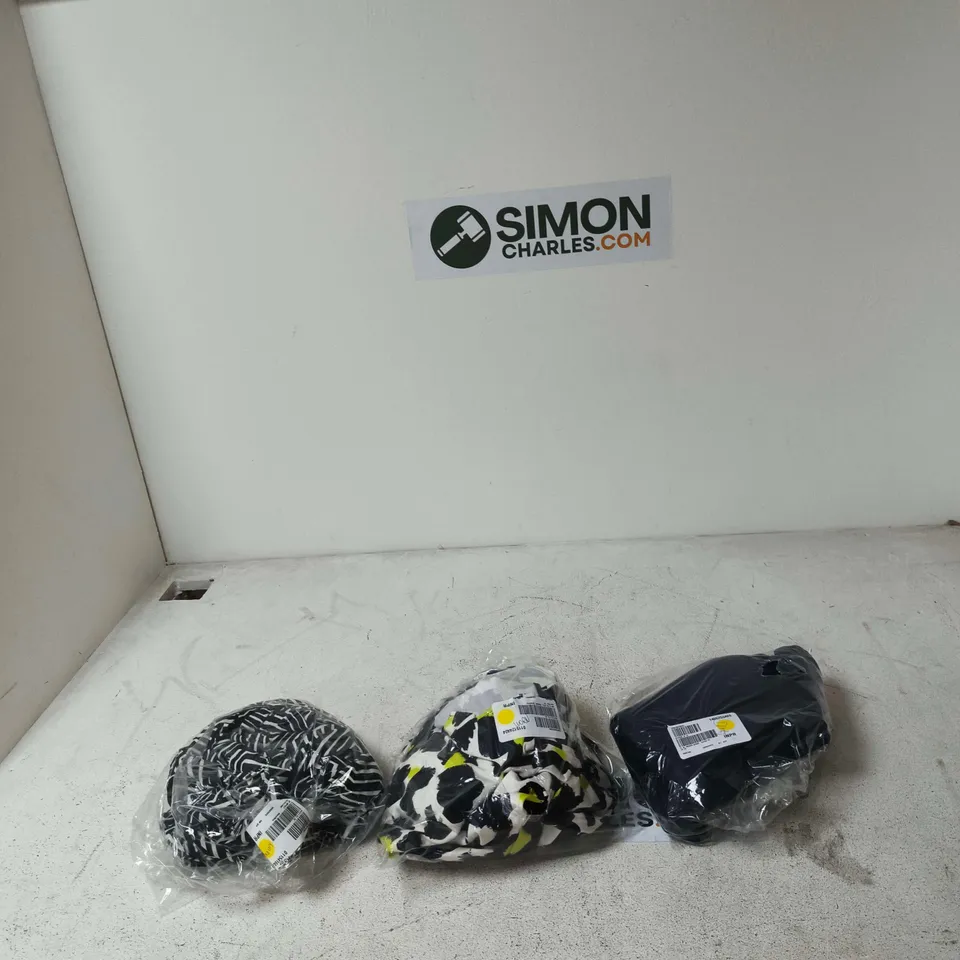 BOX OF APPROXIMATELY 30 ASSORTED CLOTHING ITEMS TO INCLUDE: IZABEL LONDON, HELENE BERMAN AND JDY