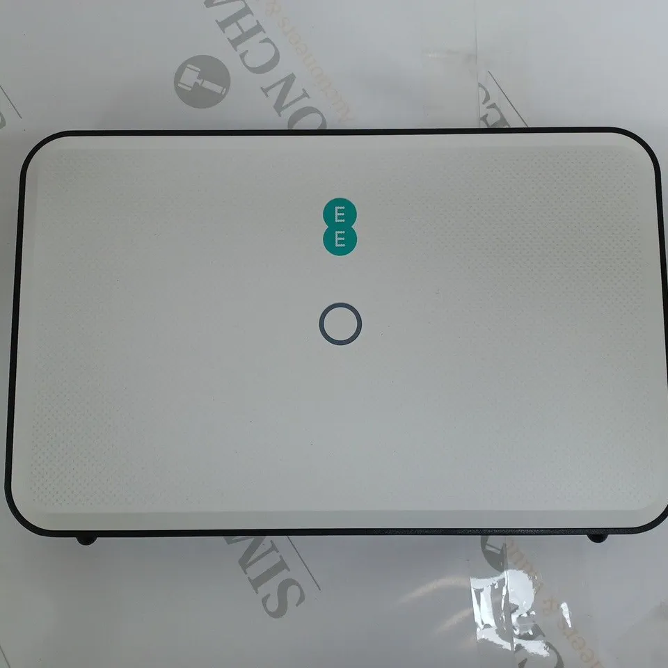 BOXED EE SMART ROUTER