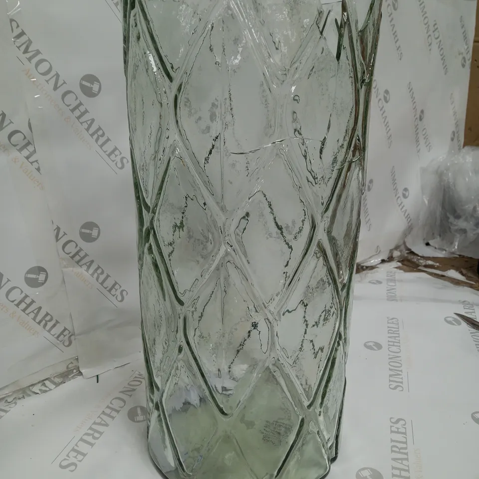 BUNDLEBERRY BY AMANDA HOLDEN CUT GLASS HURRICANE VASE