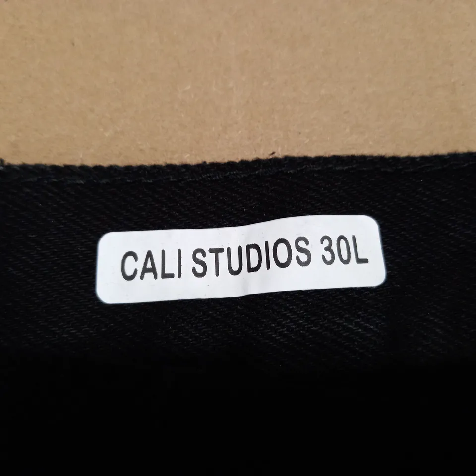 CALI STUDIOS BLACK WITH WHITE DETAIL JEANS - SIZE 30L