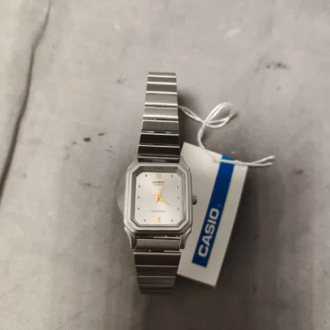 CASIO QUARTZ WRISTWATCH – STAINLESS STEEL BRACELET, WHITE DIAL