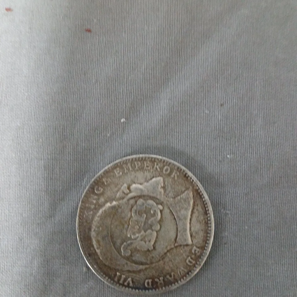 APPROXIMATELY 10 INDIAN SILVER 1 RUPPEE COINS