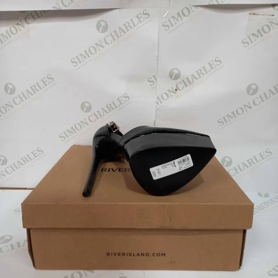 RIVER ISLAND JAZZY IN BLACK - UK 4 