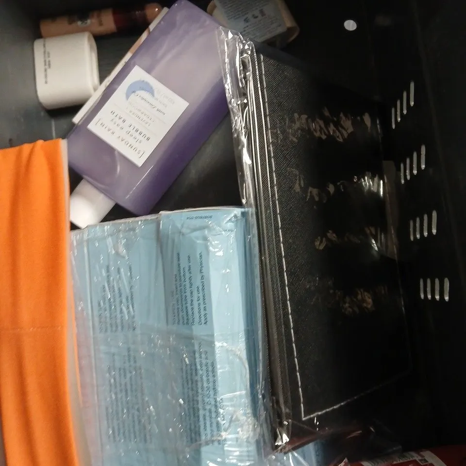 APPROXIMATELY 10 ASSORTED HEALTH & BEAUTY PRODUCTS TO INCLUDE BEARD OIL, REPLACEMENT RAZOR HEADS, HAIR GROWTH SERUM ROLL ETC