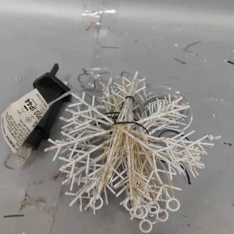 WARM WHITE SNOWFLAKE CURTAIN LIGHT