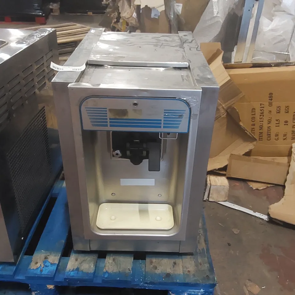 TAYLOR COMMERCIAL ICE CREAM MACHINE