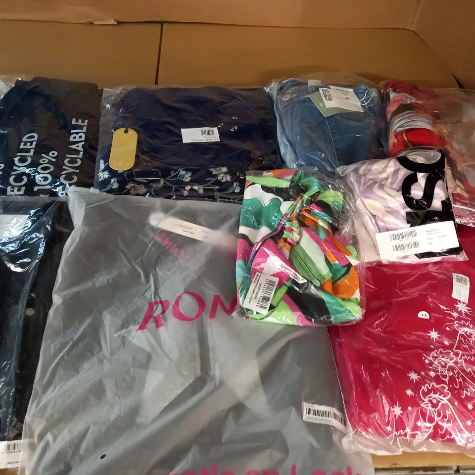 LARGE QUANTITY OF ASSORTED BAGGED CLOTHING ITEMS TO INCLUDE BODEN, IN THE STYLE AND H&M