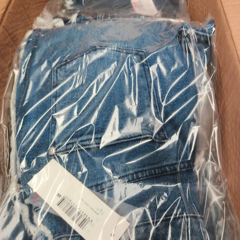 BOX OF APPROXIMATELY 14 PAIRS OF URBAN BLISS DENIM JEANS - SIZES 4 / 8 / 12