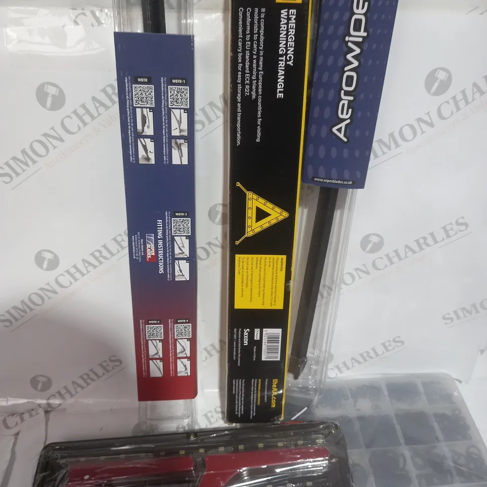 LOT PF ASSORTED ITEM TO INCLUDE WINDSCREEN WIPER BLADES , AA EMERGENCY TRIANGLE , REAR LIGHT 